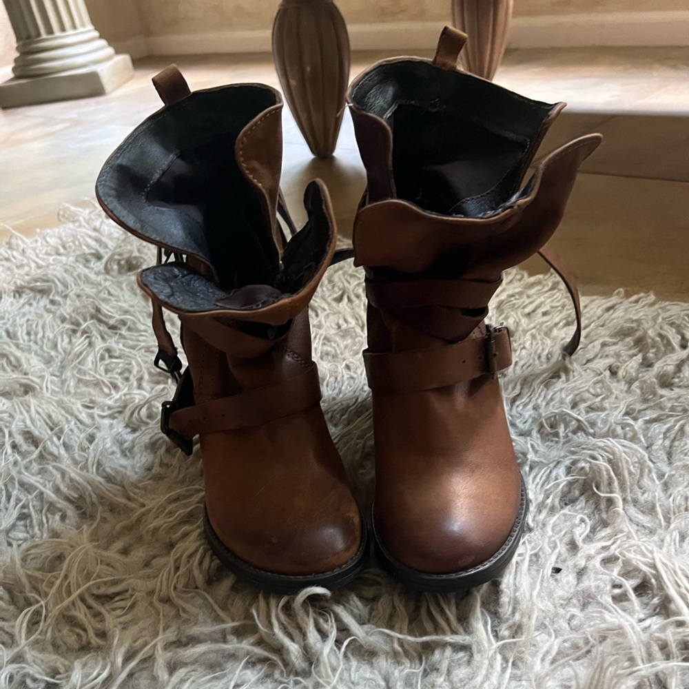 Steve Madden Buckle Ankle Boots size 8